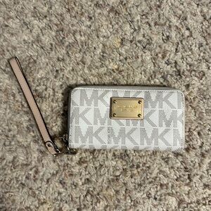 Michael Kors wallet wristlet